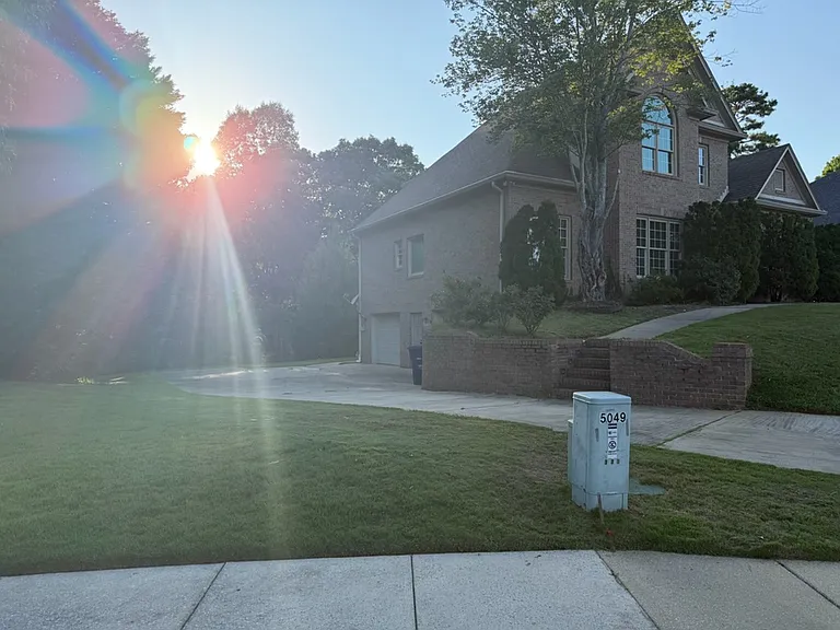5045 Emerald Ct — Photo 3