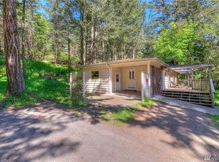 37 Grove St, Eastsound, WA 98245