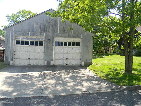 5th image of 8 Chamone Ave