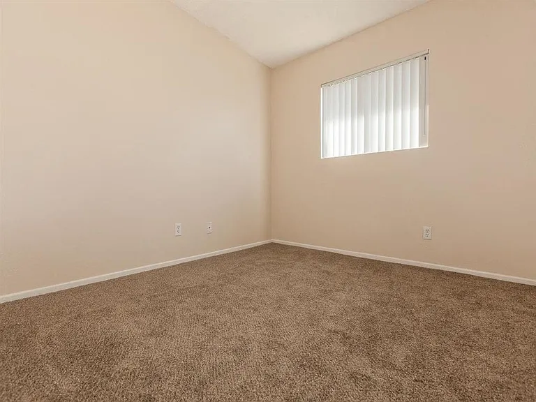 Carmel Apartments — Photo 22