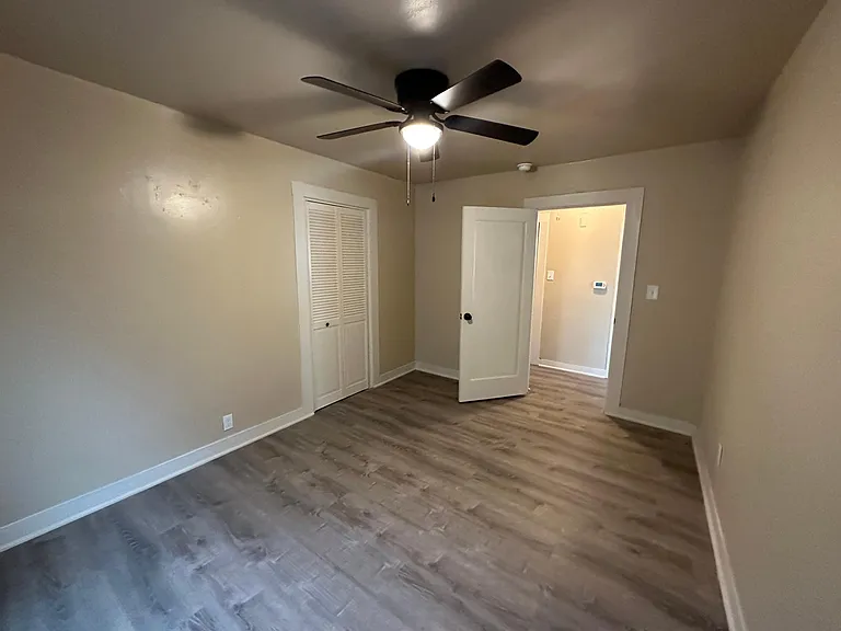 1213 W Walker St — Photo 11