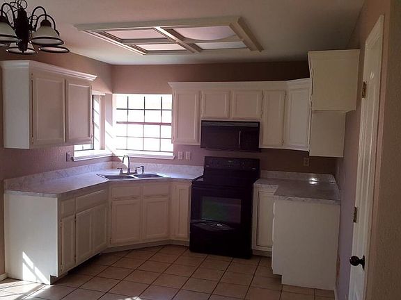 3rd image of 2009 Laurel Oak Way