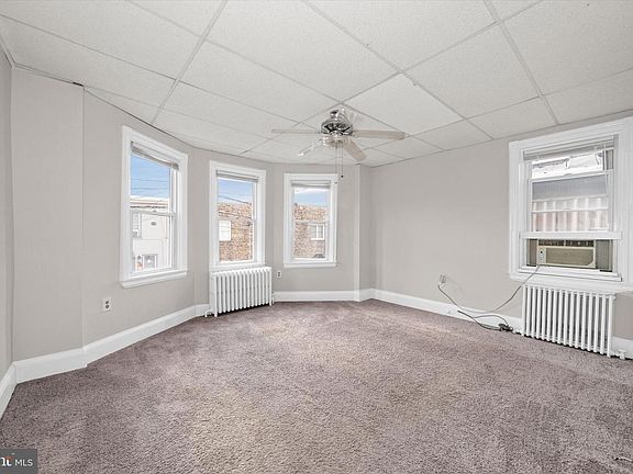 4th image of 1917 W 6th St