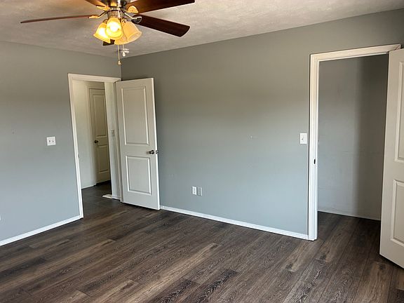 3rd image of 249 E Terrace Ct