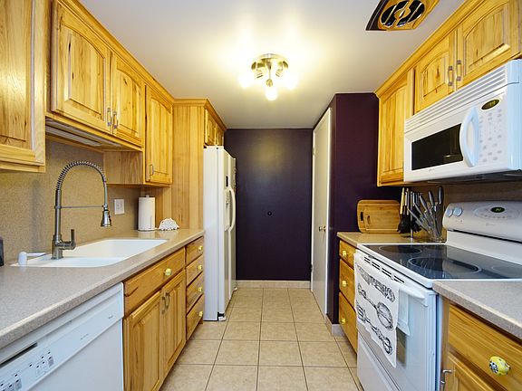 4th image of 790 E Three Ftns Dr