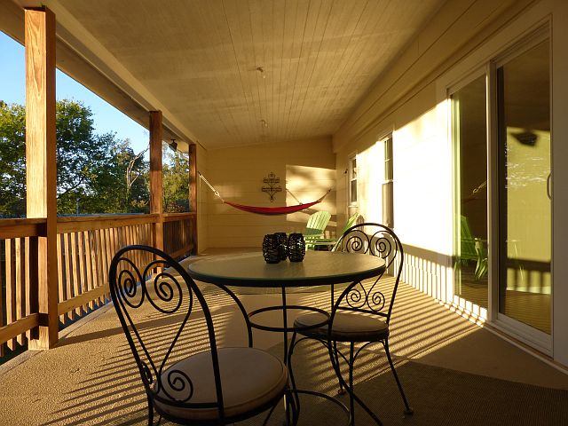Unique - 37x11 ft porch.