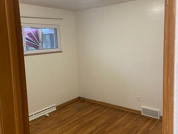 5th image of 2665 Northglen Dr