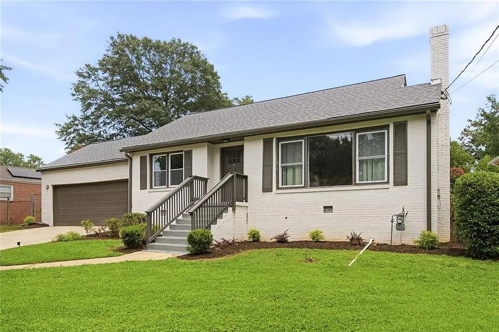 3 bed, 2.0 bath, 1857 sqft, $2,600 — Photo 2