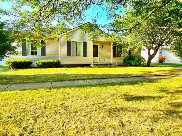 977 Town Trl, Pinckney, MI 48169