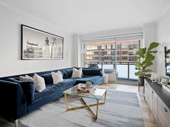 300 East 40th Street image 1 of 9