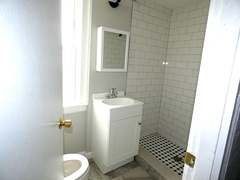 7 Greenwood St #6 — Photo 6