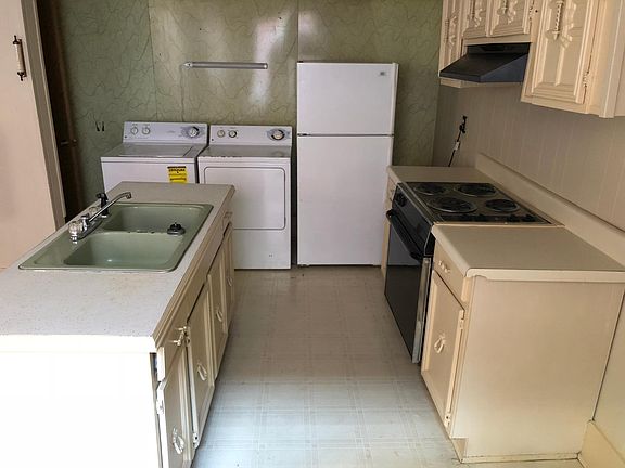 3rd image of 513 E 8th St APT B