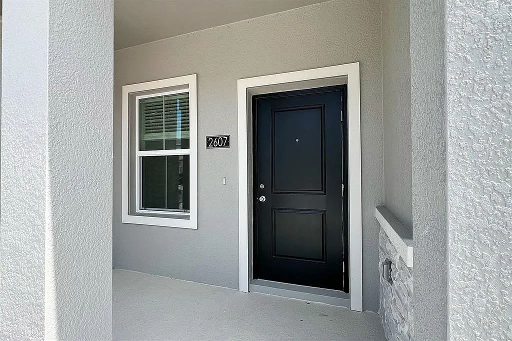 3 bed, 2.5 bath, 1834 sqft, $1,950 — Photo 3