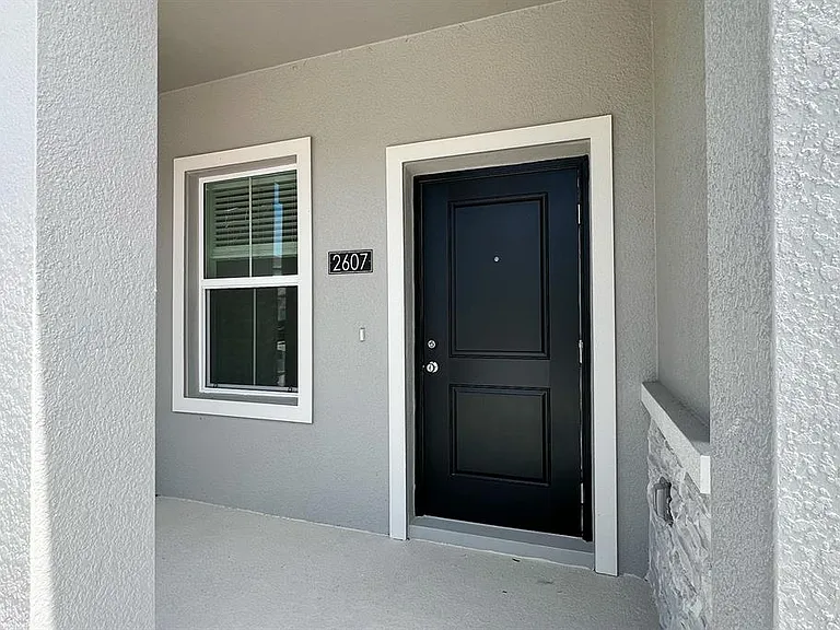 2607 Skyline Loop — Photo 3