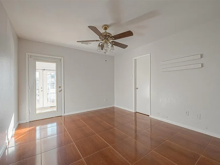9407 Demsey Mill Dr — Photo 25