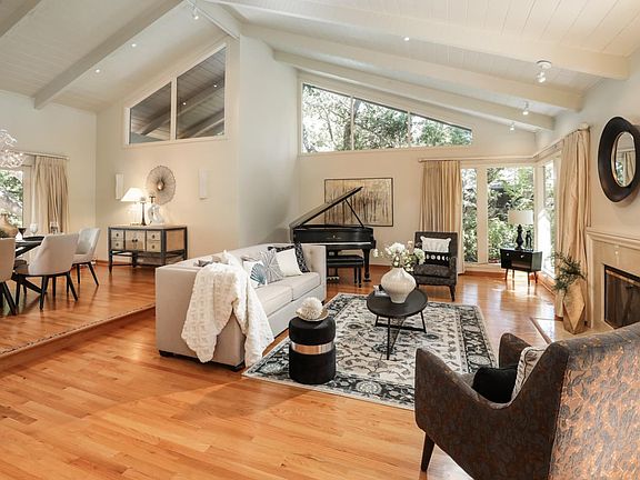 3rd image of 221 Vista Del Mar
