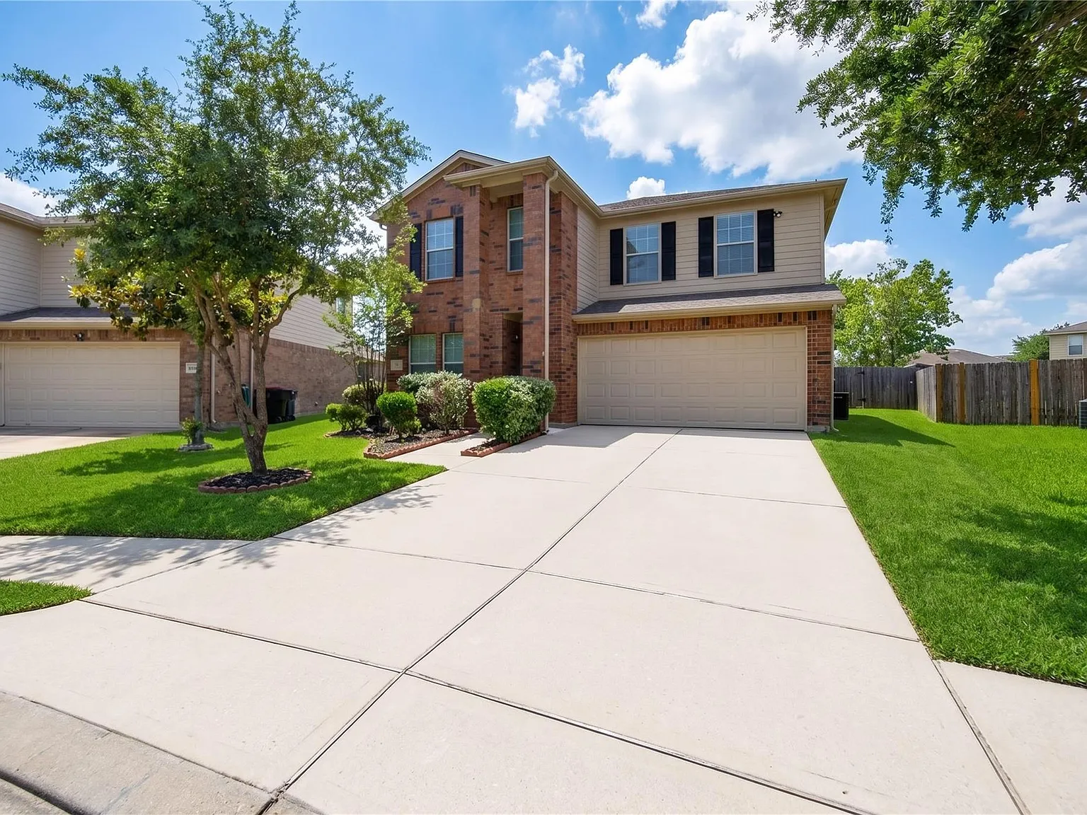 4 bed, 3.5 bath, 3362 sqft, $2,650 — Photo 2