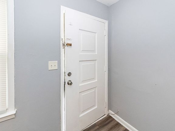 2nd image of 2914 Charlene Dr
