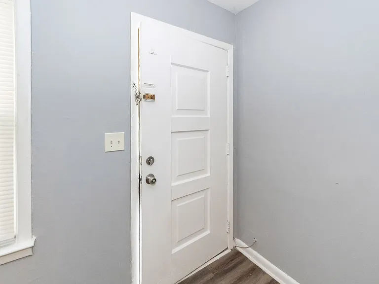 2914 Charlene Dr — Photo 2