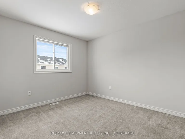 141 Winterberry Blvd #MAIN — Photo 21