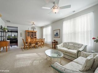 3327 Hutchinson Ln, Mundelein, IL 60060