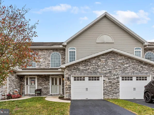 306 Briar Ridge Cir, Enola, PA 17025