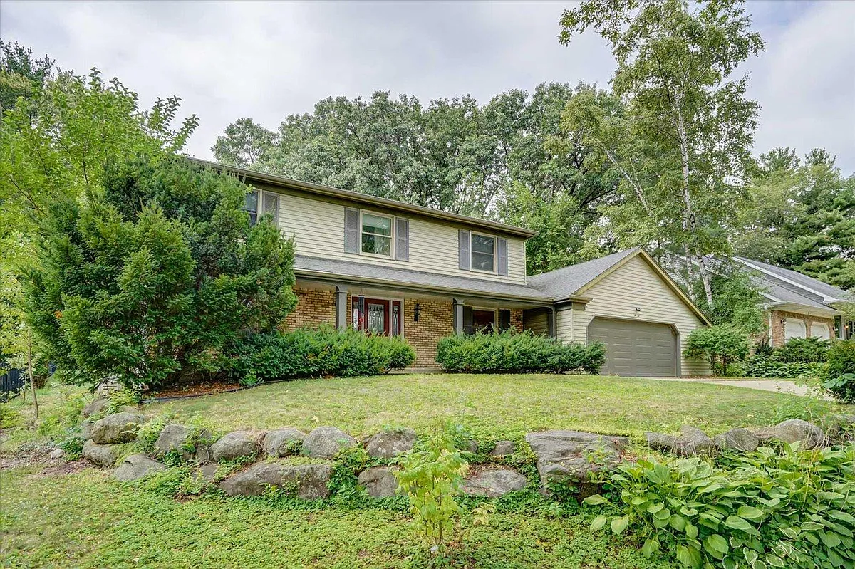 Building Photo - 210 Shiloh Dr