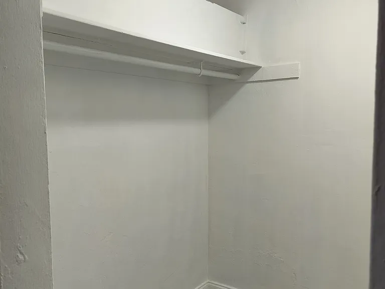 702 NE 8th Ave #8 — Photo 6