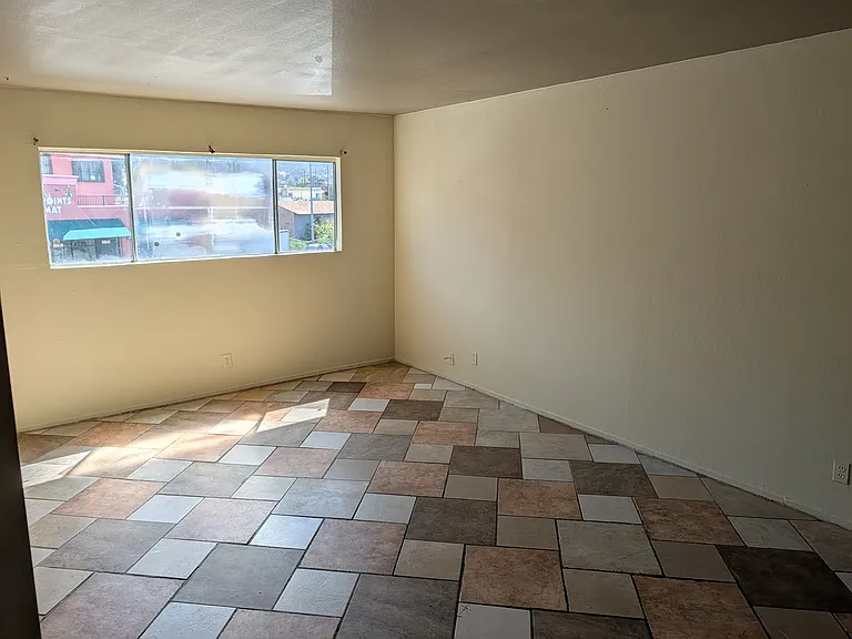 10023 Macarthur Blvd #4 — Photo 5