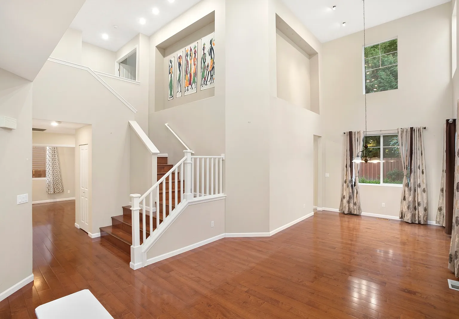 4 bed, 2.5 bath, 2170 sqft, $3,950 — Photo 4