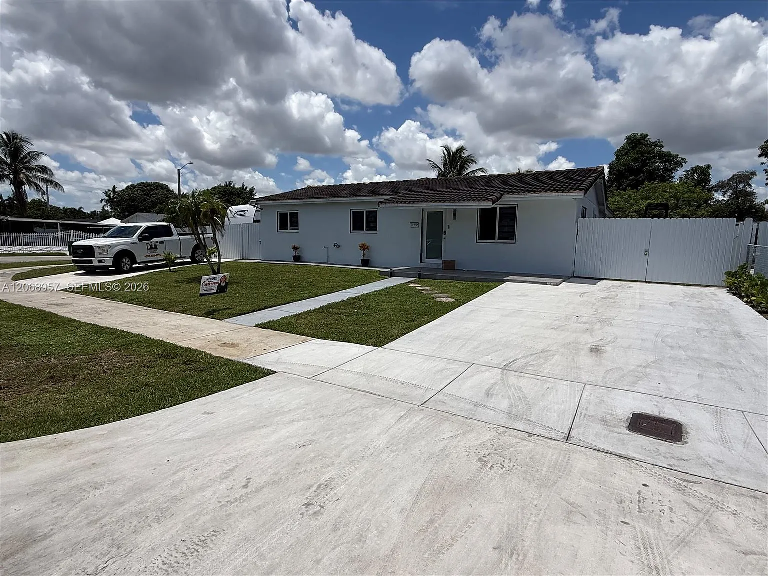 Carol City Gdns 1st Addn — Photo 3