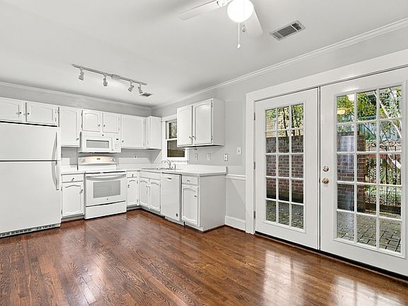 4th image of 416 S 3rd St APT F