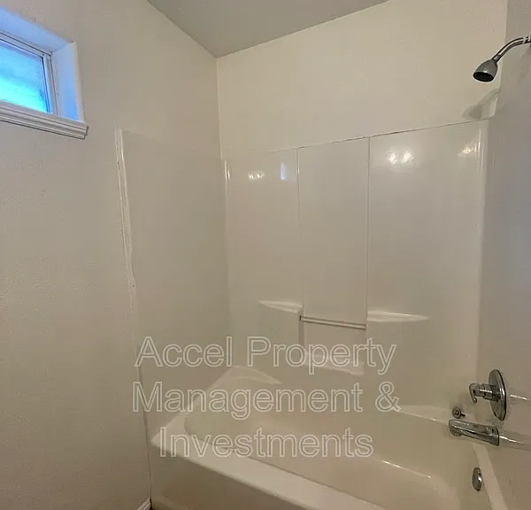 1712 Phoenix St #3 — Photo 13