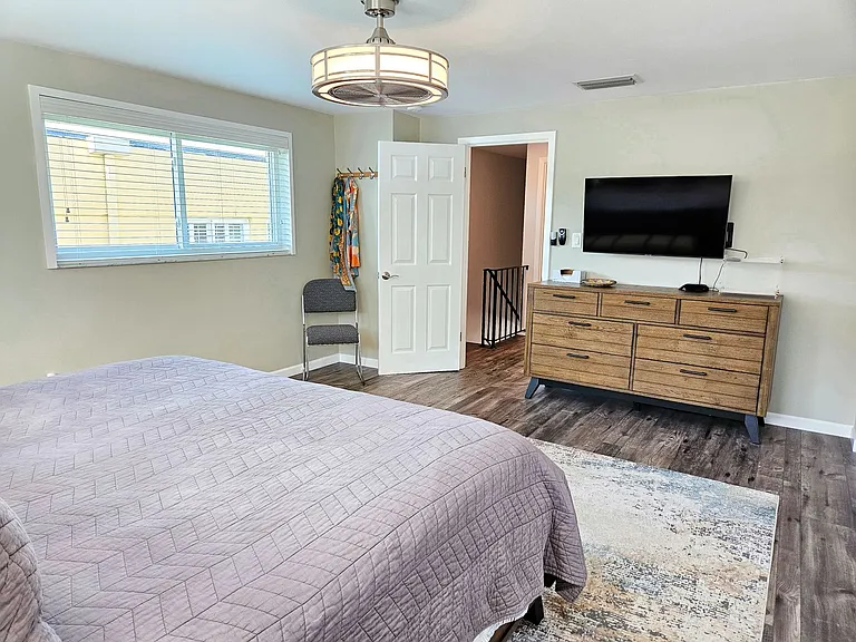 713 W Venice Ave — Photo 38