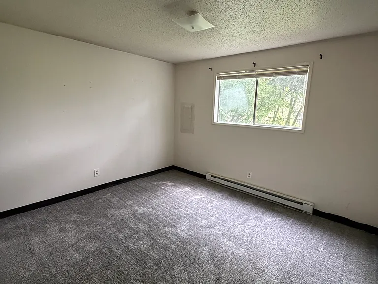 322 NW Larry St #320 — Photo 10