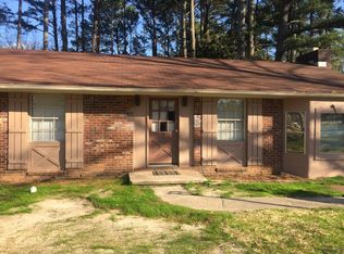 11 Jonathan Rd, Riverdale, GA 30274