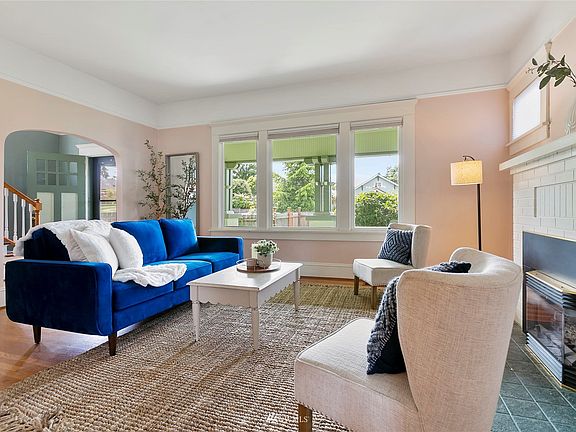 Beautiful Open living room with gas fireplace