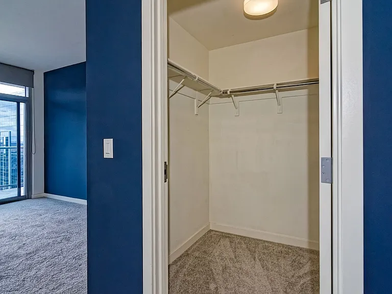 800 The Mark Ln #1807 — Photo 14