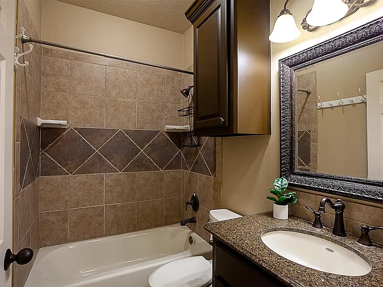 289 Broadmoor Dr — Photo 17
