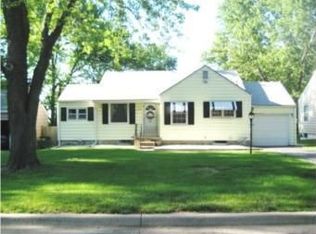 5516 W 50th Ter, Mission, KS 66202