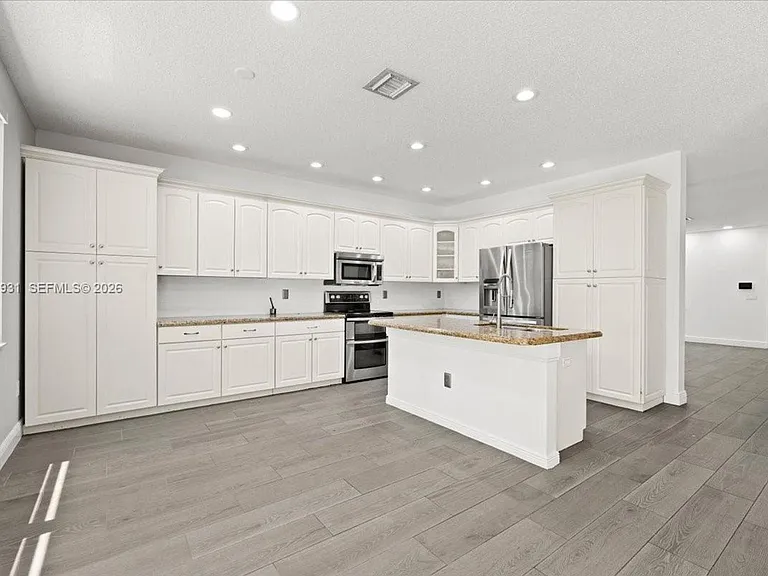 5014 SW 155th Ter #5014 — Photo 32