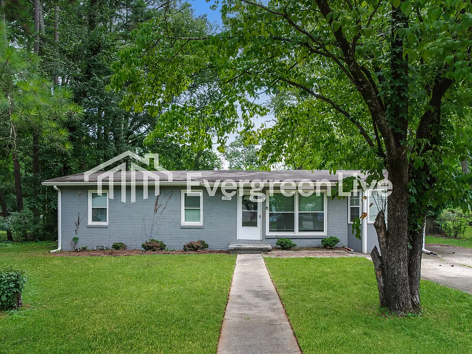 2411 Halmac Dr NW