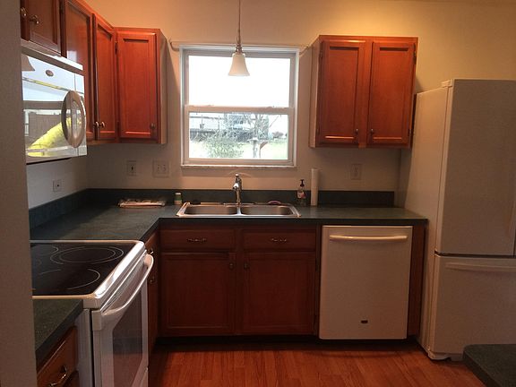 3rd image of 1700 Tecumseh Dr
