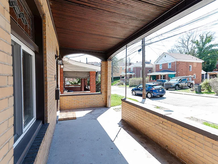 2225 Bensonia Ave — Photo 36