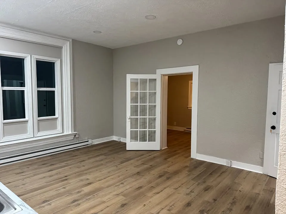 2 bed, 900 sqft, $1,200 — Photo 4