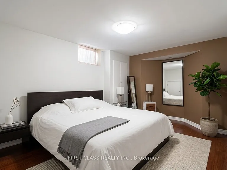 2084 Bingley Cres #W/O — Photo 10