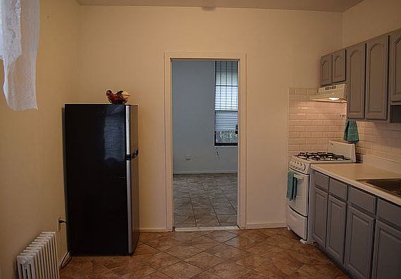 2nd image of 442 E 115th St APT 1C