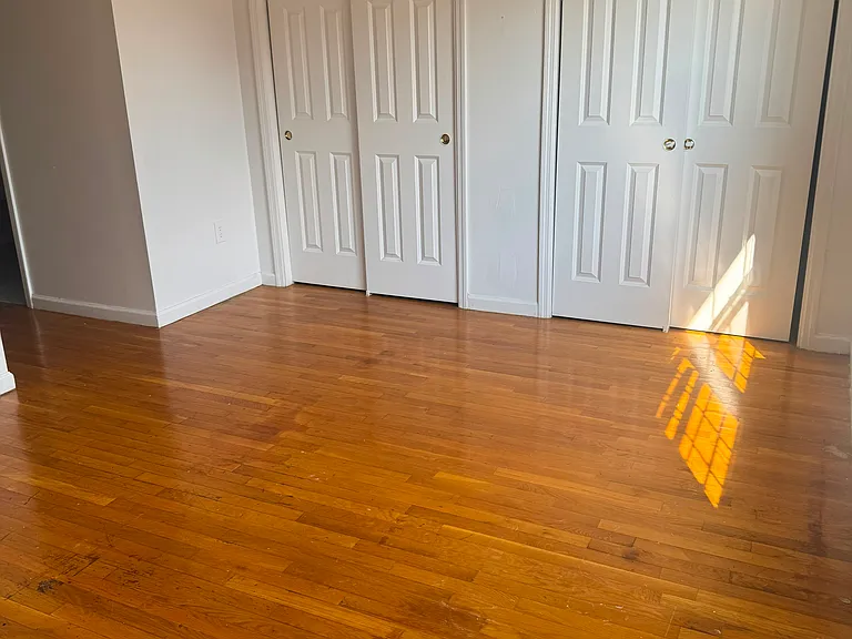 1058 William St #2 — Photo 8