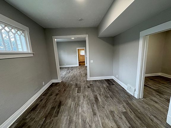 5th image of 4125 Erskine St