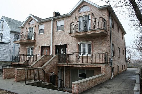 5th image of 2214 98th St